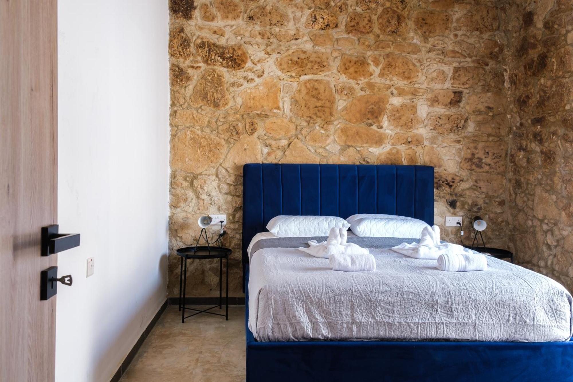 Royal Stay Luxury Homes Paphos Szoba fotó
